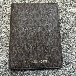 Michael Kors Passport Holder/ Wallet